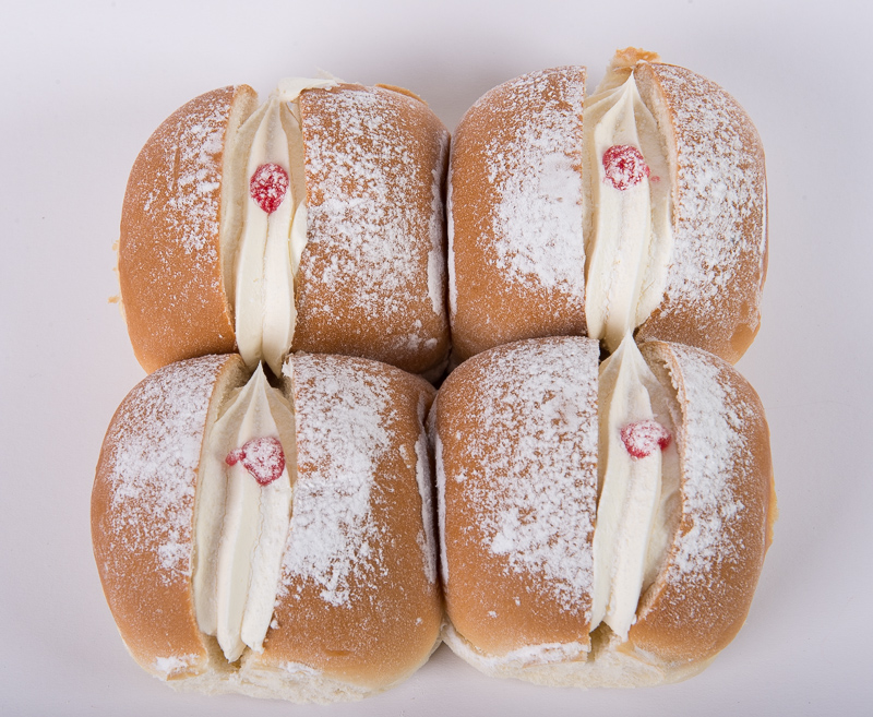 &nbsp; Cream Cookies 4pk